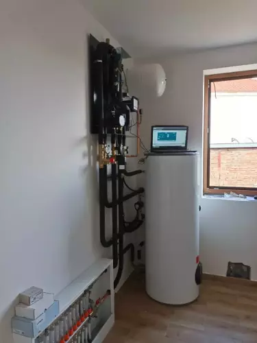 Instalace-tepelneho-cerpadla-HOTJET-s-akumulacni-nadrzi-Morava-9